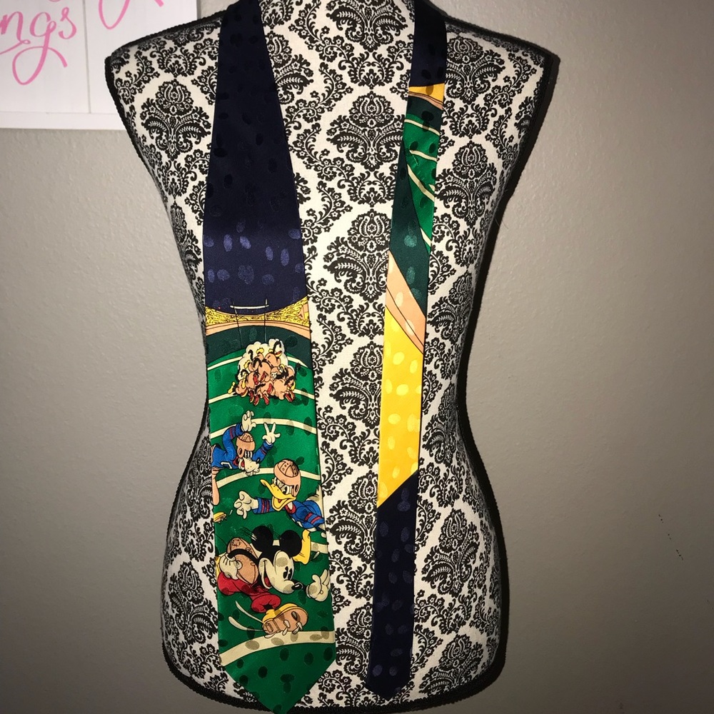 👔 Disney Mickey Football Vintage Tie